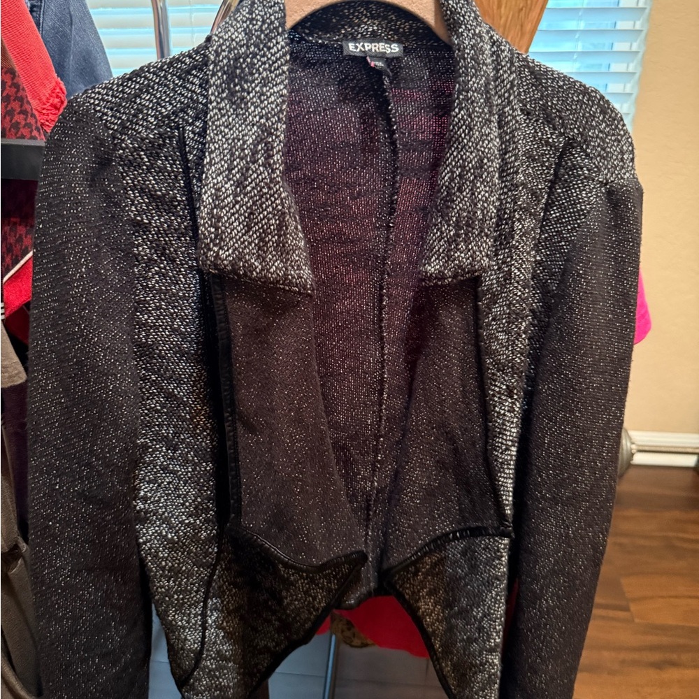 🌺 Express Charcoal and Black Knit Cardigan